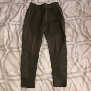 Olive green women’s puma joggers size small